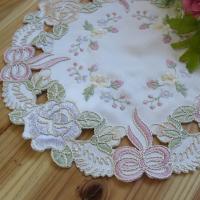 薔薇 刺繍カットワーク ドイリー 25 リボン ピンクローズ ドイリー シュガーポットの下敷き 花瓶敷きおしゃれ 小さい テーブルセンター ローズ 丸い 4816dry25 レース雑貨とスリッパのお店ai 通販 Yahoo ショッピング