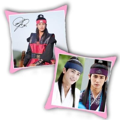 パクヒョンシクぬいぐるみ20cm 花郎ファラン衣装、黒ウィッグ付き オマケ　笠 パクヒョンシクぬいぐるみ20cm 花郎ファラン衣装、黒ウィッグ付き