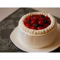 乳・卵・小麦を使用していないスイーツ　アレルギー対応「白雪姫の苺」バースデーケーキ　誕生日 