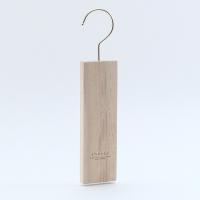 防虫剤 虫よけ 虫よけ剤 衣類 着物 乾燥 除湿 天然 クローゼット用 クローゼット 日本製 くすのき ハンキング カンフルツリー | Arietta