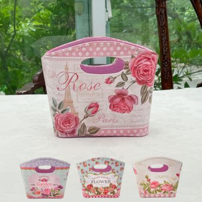 ❤アンティーク加工 教会と、ピンクのミニ薔薇のミニオブジェ 薔薇と