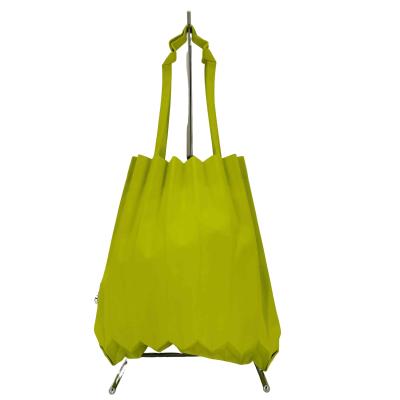 【ニコ】【極美品】イッセイミヤケ ♧ ME ♧ トートバッグ ♧ グリーン Me issey miyake バッグのおすすめ人気商品一覧 通販 - Yahoo!ショッピング