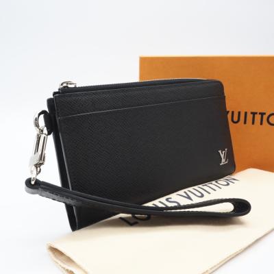 LOUIS VUITTON（ルイ・ヴィトン） ☆3日以内返品可☆ 美品 タイガ