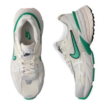 nike v2k run（ファッション）（サイズ（cm）：25cm）のおすすめ人気