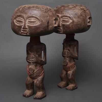 東アフリカの木彫りの置物 アフリカ ケニア お座り アニマル Sサイズ シマウマ 木彫り 置き物