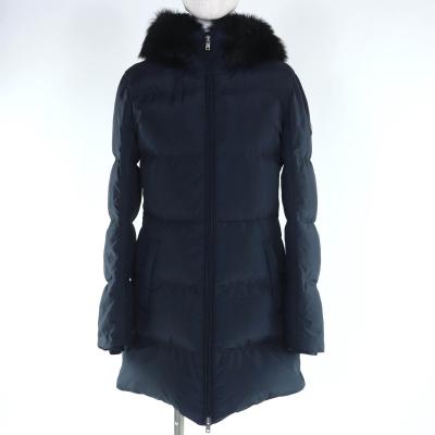 プラダ ダウンジャケット ロング ブルーフォックスファー ロゴガチャベルト 40 プラダ ダウンジャケット ロング丈 ロゴ刻印ベルト ブルーフォックス