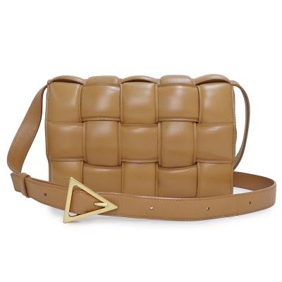 ボッテガヴェネタ イントレチャートショルダーバッグ（色：ベージュ系