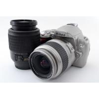 ニコン Nikon D40 ダブルズームセット シルバー 美品 SDカードストラップ付き | カメラFanks-PROShop ヤフー店