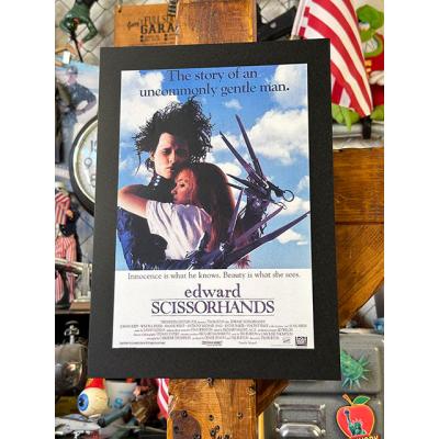 シザーハンズ 製作15周年 アニバーサリー・ギフトBOX('90米)〈5000… Amazon.co.jp: シザーハンズ [DVD] : ジョニー・デップ, ウィノナ