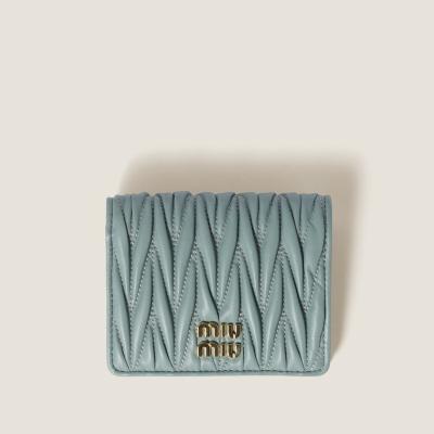 美品 ミュウミュウ パスケース付き フラップ 長財布 リボン ライトブルー 美品 ミュウミュウ パスケース付き フラップ 長財布 リボン