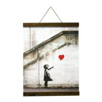 バンクシー インテリア ポスター ＆ ポスターハンガー セット Logom ラゴム Banksy Red Balloon(Brown Hanger style) | おもしろマニアックグッズの通販店 ブライ開新堂