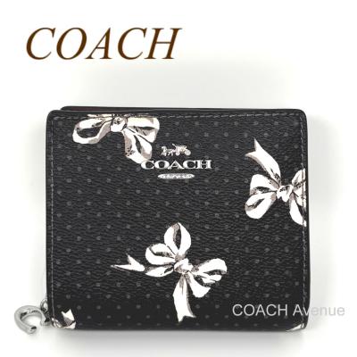 COACH レディース二つ折り財布（色：ホワイト系）｜財布｜ファッション