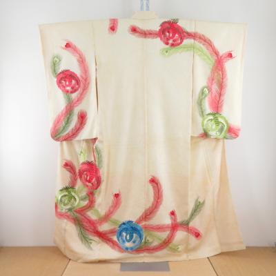 振袖 二尺袖 総絞り 正絹 黄色x多色 刺繍入り 孔雀紋様 袷 広衿 振袖 二尺袖 総絞り 正絹 黄色x多色 刺繍入り 孔雀紋様 袷 広衿