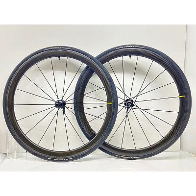 ネ*コ様 マビックカーボンディープホイールリア マヴィック渾身のディープリムホイール。コスミックCXR80