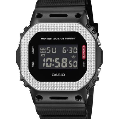 本日最終］G-SHOCK メタルフェイス DW-5600 CASIO gショック5600の