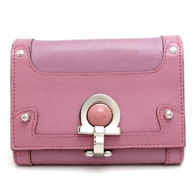 ♡美品♡サルヴァトーレフェラガモ ガンチーニ 二つ折り財布 ピンク レザー ロゴ フェラガモ ガンチーニ 財布 ピンクのおすすめ人気商品一覧 通販