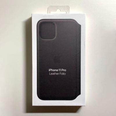 EDM新品未使用純正　iphone 12/12pro レザーケース黒と赤 手触りが良い！iPhone 12向けのApple純正レザーケースを購入して