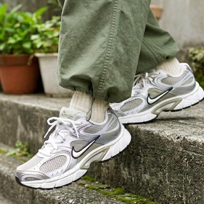 d:5（NIKE／メンズシューズ、紳士靴）（サイズ（cm）：25.5cm