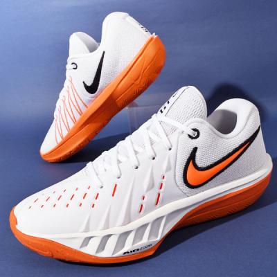 NIKE バッシュ、バスケットボールシューズ（色：オレンジ系