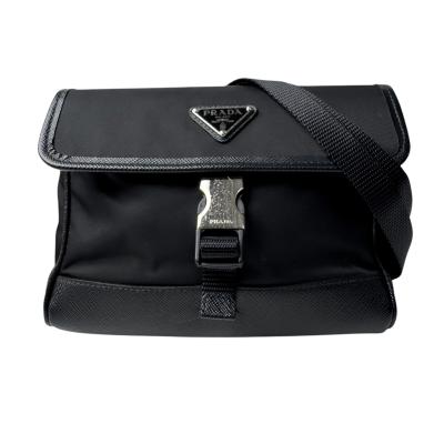 PRADA メンズショルダーバッグ（色：ブラック系）｜バッグ
