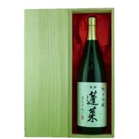 「★豪華桐箱入り」【ANA国際線ファーストクラス採用！】【コンクール三冠達成！】　蓬莱　純米吟醸　家伝手造り　1800ml | お酒の専門店ファースト