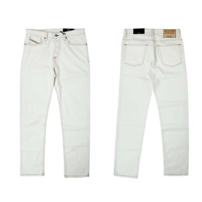 DIESEL メンズジーンズ、デニム（色：ホワイト系）｜ボトムス、パンツ
