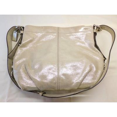 COACH レディースショルダーバッグ（色：シルバー系）｜バッグ