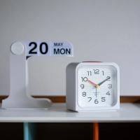 目覚まし時計 置き時計 バウハウス ヘルベルトバイヤー BAUHAUS フォント アラーム スヌーズ アナログ ミニマル | GreenDale 雑貨店