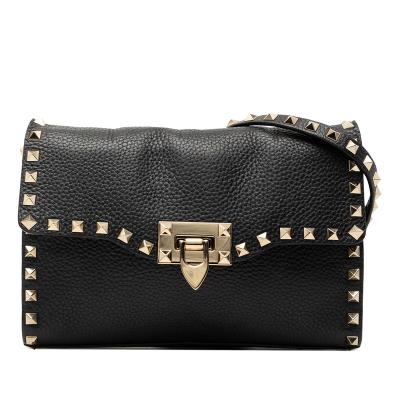 VALENTINO（ヴァレンティノ） ガラヴァーニ ロックスタッズ 斜め掛け