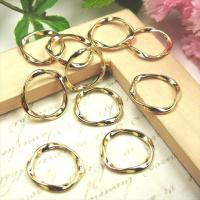 指輪（リング） ピアス セット 動くパーツ ゴールド色 指輪（リング