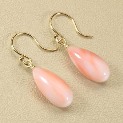 ピンク珊瑚K18ピアス（ピアス形状：フック、チェーン）の