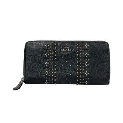 COACH（コーチ）の「Coach - スタッズ装飾 長財布 - women