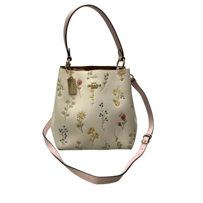 COACH（COACH／レディースショルダーバッグ）（柄：花柄、フラワー
