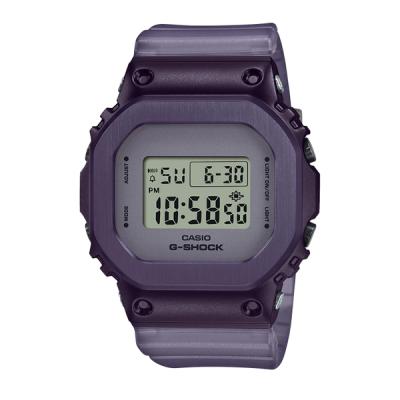 メ*ん様 G-SHOCK g-8100 パープル 腕時計 生産終了 海外モデル カシオ G-SHOCK パープル スクエア型 レアカラー