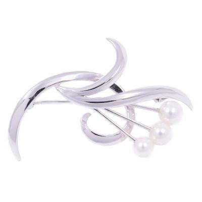 「ミキモト」3粒パールブローチ　シルバー MIKIMOTO ミキモト フラワーモチーフ ブローチ シルバー/パール3