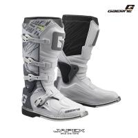 正規総代理店】ガエルネ ファストバック ホワイト / GAERNE オフロード