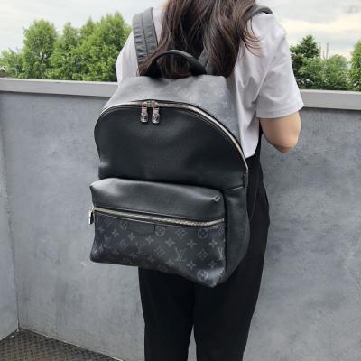 LOUIS VUITTON リュックサック　黒　旅行リュック LOUIS VUITTON ルイ・ヴィトン リュックサック バックパック