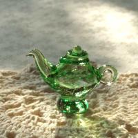 ガラス細工　ミニチュア　雑貨　置物　　　ガラスのランプ