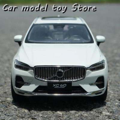 0305Y ボルボ XC60 1/18ミニカー ホワイト 1:18 Volvo XC60 2022