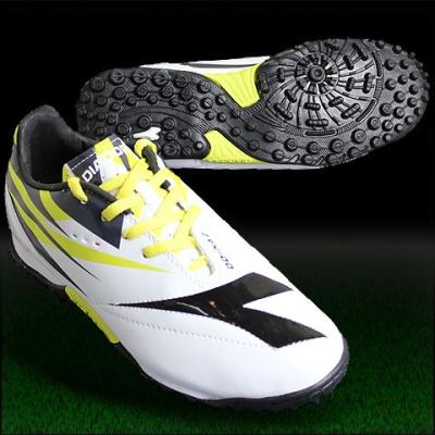 DIADORA サッカートレーニングシューズ｜スパイク、シューズ｜サッカー