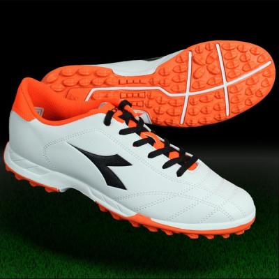 DIADORA サッカートレーニングシューズ｜スパイク、シューズ｜サッカー