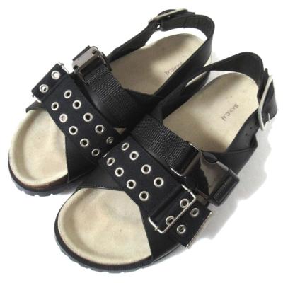 A.P.C✖︎Sacai(アーペーセー✖︎サカイ)スニーカー A.P.C.×sacaiのデニムジャケットやロゴフーディ、フリンジ付き白