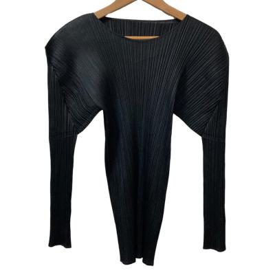 プリーツプリーズpleatsplease カットソー　黒 プリーツプリーズカットソーブラックイッセイミヤケ