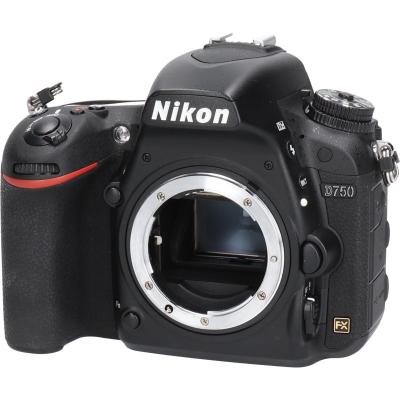 nikon d750（デジタル一眼レフカメラ）（ファインダー形式：プリズム