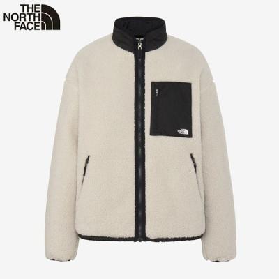 NORTH FACE ノースフェイス　リバーシブルジャケット ザ・ノース・フェイスの可愛げボアリバーシブルジャケットで公園