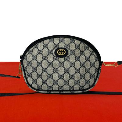 GUCCI レディースショルダーバッグ（色：ネイビー系）｜バッグ