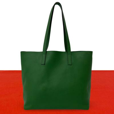 PRADA レディーストートバッグ（色：グリーン系）｜バッグ