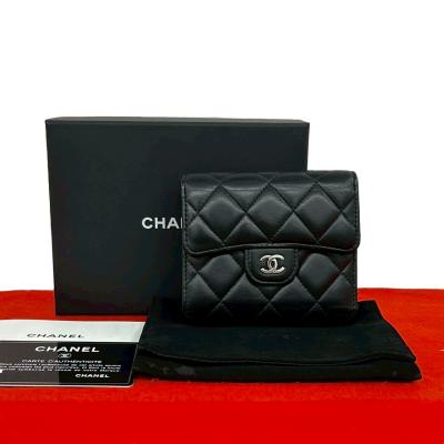 CHANEL レディース三つ折財布（色：ブラック系）｜財布｜ファッション