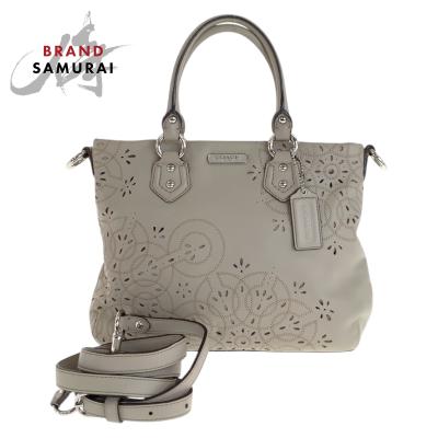 COACH コーチ ワンショルダーバッグ ロゴ型押し 大容量 パンチング 白 COACH（コーチ） 並行輸入 ショルダーバッグ ぺブルドレザー CR151