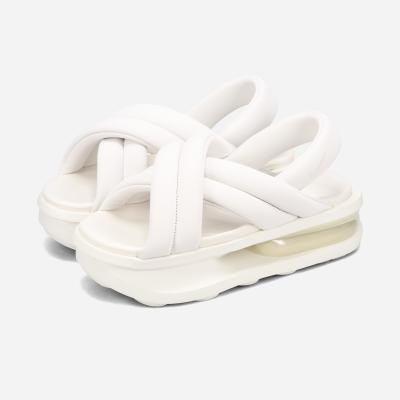 【新品未使用】NIKE アイラ24cm ホワイト nike アイラの新品・未使用品・中古品｜Yahoo!フリマ（旧PayPay